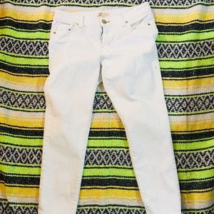 White low rise Cabi denim tapered skinny jeans